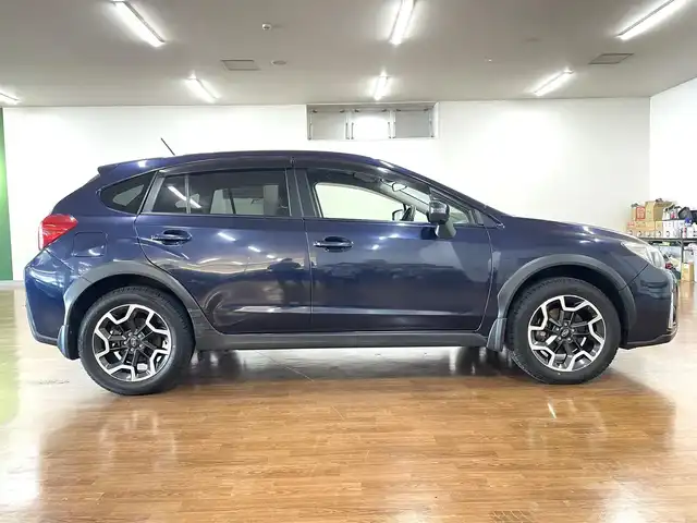 スバル インプレッサ ＸＶ 2．0i－L アイサイト 道央・札幌 2016(平28)年 7.4万km ダークブルーパール 4WD/ワンオーナー/純正メモリナビ/・フルセグTV/CD/DVD/BT/SD/USB/バックカメラ/アイサイトVer.3/・プリクラッシュブレーキ/・前後プリクラッシュブレーキアシスト/・AT前後誤発進抑制制御/・後退速度リミッター/・ツーリングアシスト/・アクティブレーンキープ/・先行車発進お知らせ/・車間距離警報/・車線逸脱警報/・ふらつき警報/横滑り防止装置/全車速追従機能付クルーズコントロール/プッシュスタート/スマートキー/スペアキー/ETC/パドルシフト/純正フロアマット/ドアバイザー/ウインカーミラー/オートライト/LEDヘッドライト/前後フォグライト/前席パワーシート/社外17インチAW付スタッドレスセット積込み/　225/55R17　 2016年製4mm/新車時保証書/取扱説明書/ナビ取扱説明書