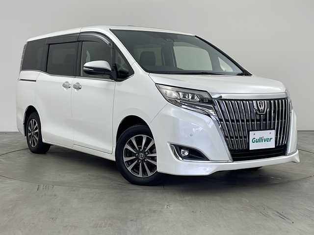 トヨタ エスクァイア Gi プレミアムパッケージ 兵庫県 2018(平30)年 1.9万km ホワイトパールクリスタルシャイン ・Toyota　Safety　Sense/・プリクラッシュセーフティ/・レーンディパチャーアラート/・オートハイビーム/・先行車発進告知/・アイドリングストップ/・クルーズコントロール/・ステアリングヒーター/・コンビステアリング/・両側パワースライドドア/・バックドアイージークローザー/・サンルーフ/・ハーフレザーシート/・前席シートヒーター/・純正9インチナビ/CD/DVD/SD/BT/TV/・バックカメラ/・ビルトインETC/・純正15インチアルミホイール/・純正フロアマット/・スマートエントリーシステム