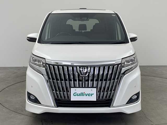 トヨタ エスクァイア Gi プレミアムパッケージ 兵庫県 2018(平30)年 1.9万km ホワイトパールクリスタルシャイン ・Toyota　Safety　Sense/・プリクラッシュセーフティ/・レーンディパチャーアラート/・オートハイビーム/・先行車発進告知/・アイドリングストップ/・クルーズコントロール/・ステアリングヒーター/・コンビステアリング/・両側パワースライドドア/・バックドアイージークローザー/・サンルーフ/・ハーフレザーシート/・前席シートヒーター/・純正9インチナビ/CD/DVD/SD/BT/TV/・バックカメラ/・ビルトインETC/・純正15インチアルミホイール/・純正フロアマット/・スマートエントリーシステム