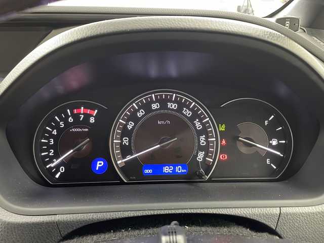 トヨタ エスクァイア Gi プレミアムパッケージ 兵庫県 2018(平30)年 1.9万km ホワイトパールクリスタルシャイン ・Toyota　Safety　Sense/・プリクラッシュセーフティ/・レーンディパチャーアラート/・オートハイビーム/・先行車発進告知/・アイドリングストップ/・クルーズコントロール/・ステアリングヒーター/・コンビステアリング/・両側パワースライドドア/・バックドアイージークローザー/・サンルーフ/・ハーフレザーシート/・前席シートヒーター/・純正9インチナビ/CD/DVD/SD/BT/TV/・バックカメラ/・ビルトインETC/・純正15インチアルミホイール/・純正フロアマット/・スマートエントリーシステム