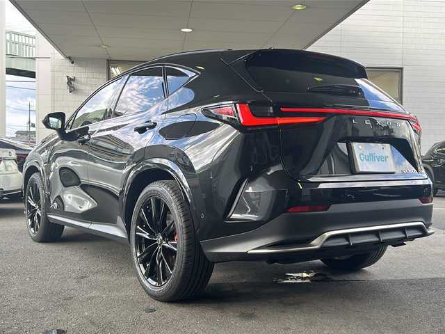 レクサス ＮＸ 350h Fスポーツ 京都府 2024(令6)年 1.4万km グラファイトブラックガラスフレーク ワンオーナー /パノラマルーフ /本革シート/メモリーパワーシート/シートヒーター/エアシート/ステアリングヒーター /レクサスセーフティセンス /全方位カメラ/オレンジキャリパー /禁煙 /BSM /HUD /3眼LEDヘッドライト/オートライト/オートマチックハイビーム  /置くだけ充電 /ディスプレイオーディオナビ/Bluetooth/Miracast/USB/純正ドライブレコーダー/クルコン追従有/レーンキープアシスト/パーキングアシスト/パドルシフト