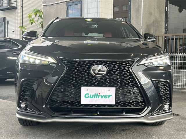 レクサス ＮＸ 350h Fスポーツ 京都府 2024(令6)年 1.4万km グラファイトブラックガラスフレーク ワンオーナー /パノラマルーフ /本革シート/メモリーパワーシート/シートヒーター/エアシート/ステアリングヒーター /レクサスセーフティセンス /全方位カメラ/オレンジキャリパー /禁煙 /BSM /HUD /3眼LEDヘッドライト/オートライト/オートマチックハイビーム  /置くだけ充電 /ディスプレイオーディオナビ/Bluetooth/Miracast/USB/純正ドライブレコーダー/クルコン追従有/レーンキープアシスト/パーキングアシスト/パドルシフト