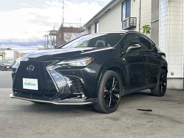 レクサス ＮＸ 350h Fスポーツ 京都府 2024(令6)年 1.4万km グラファイトブラックガラスフレーク ワンオーナー /パノラマルーフ /本革シート/メモリーパワーシート/シートヒーター/エアシート/ステアリングヒーター /レクサスセーフティセンス /全方位カメラ/オレンジキャリパー /禁煙 /BSM /HUD /3眼LEDヘッドライト/オートライト/オートマチックハイビーム  /置くだけ充電 /ディスプレイオーディオナビ/Bluetooth/Miracast/USB/純正ドライブレコーダー/クルコン追従有/レーンキープアシスト/パーキングアシスト/パドルシフト