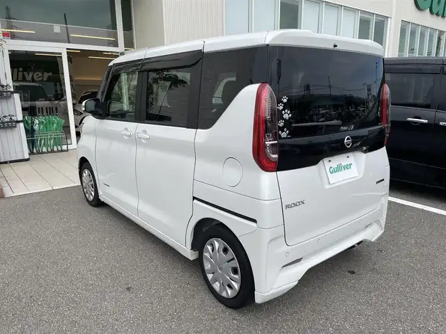 日産 ルークス X 石川県 2022(令4)年 5.5万km ホワイトパール 純正メモリーナビ/純正CD/フルセグTV/アラウンドビューモニター/インテリキー/プッシュスタート/電動ミラー/ベンチシート/エマージェンシーブレーキ/アイドリングストップ/オートエアコン