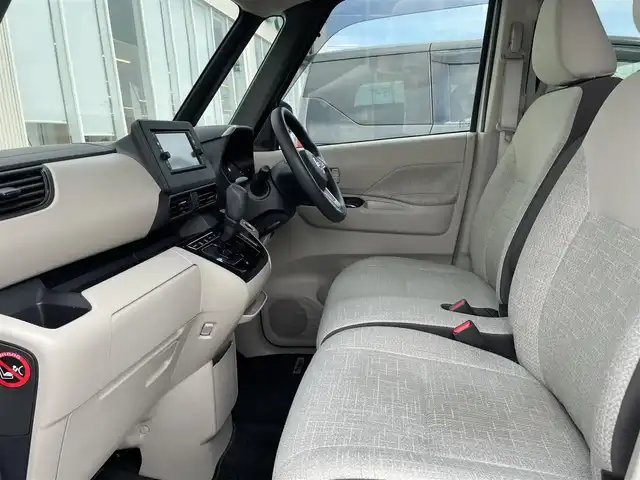 日産 ルークス X 石川県 2022(令4)年 5.5万km ホワイトパール 純正メモリーナビ/純正CD/フルセグTV/アラウンドビューモニター/インテリキー/プッシュスタート/電動ミラー/ベンチシート/エマージェンシーブレーキ/アイドリングストップ/オートエアコン