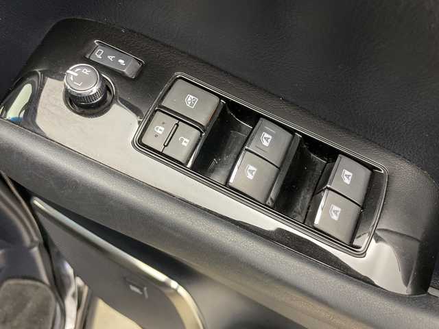 トヨタ アルファード S Cパッケージ 富山県 2017(平29)年 6.9万km ブラック メーカーオプションナビ/フルセグ/DVD/Bluetooth/全方位カメラ/ETC/両側電動スライドドア/パワーバックドア/ステアリングヒーター/プリクラッシュセーフティ/前後コーナーセンサー/レーダークルーズコントロール/プッシュスタート/スマートキー/スペアキー/オートライト/純正18インチアルミ