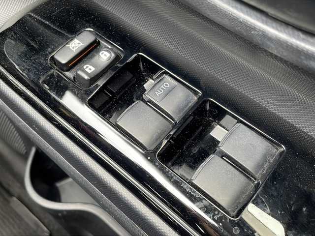 トヨタ アクア S スタイルブラック 長野県 2018(平30)年 6.7万km ライムホワイトパールクリスタルシャイン 純正SDナビゲーション/AM/FM/CD/DVD/Bluetooth/フルセグTV/ビルトインETC/純正前方ドライブレコーダー/衝突被害軽減ブレーキ/レーンキープアシスト/横滑り防止装置/オートライト/オートハイビーム/LEDヘッドライト/フォグランプ/スマートキー/プッシュスタート/電動格納ミラー/純正フロアマット/純正ドアバイザー/取扱説明書