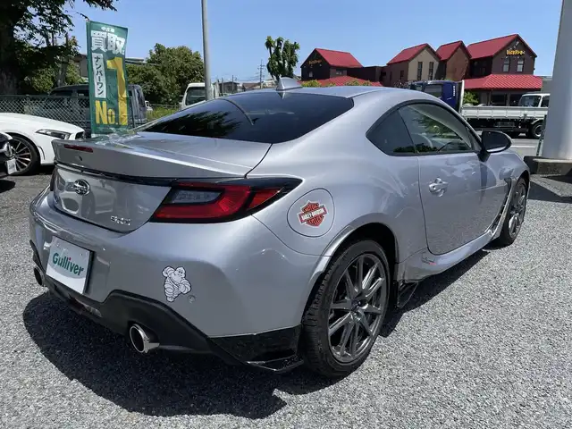 スバル ＢＲＺ 埼玉県 2021(令3)年 0.1万km アイスシルバーメタリック ワンオーナー/純正ＳＤナビ＆フルセグＴＶ/（ＤＶＤ＆ＣＤ＆ＭＳＶ＆ＵＳＢ＆ＢＴ）/バックカメラ/ＥＴＣ/ドライブレコーダー/Ｅｙｅ　Ｓｉｇｈｔ/・プリクラッシュブレーキ/・全車速追従機能付クルーズコントロール/・誤発進抑制制御/・誤後進抑制制御/・車線逸脱警報/・ふらつき警報/・後退時ブレーキアシスト/・後側方警報支援システム/・ステアリング連動ヘッドランプ/・ハイビームアシスト/革巻きステアリング/ステアリングリモコン/パドルシフト/ＳＴｉエアロ/純正１７inアルミホイール/オートライト/ＬＥＤライト/電動格納ミラー/スマートキー/プッシュスタート/Ｗ＆サイドエアバッグ/横滑り防止機能/ＡＢＳ/フロアマット/新車保証書/取扱説明書（車両＆ナビ）/スマートスペアキー有