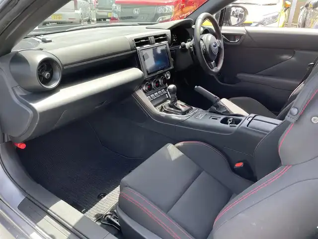 スバル ＢＲＺ 埼玉県 2021(令3)年 0.1万km アイスシルバーメタリック ワンオーナー/純正ＳＤナビ＆フルセグＴＶ/（ＤＶＤ＆ＣＤ＆ＭＳＶ＆ＵＳＢ＆ＢＴ）/バックカメラ/ＥＴＣ/ドライブレコーダー/Ｅｙｅ　Ｓｉｇｈｔ/・プリクラッシュブレーキ/・全車速追従機能付クルーズコントロール/・誤発進抑制制御/・誤後進抑制制御/・車線逸脱警報/・ふらつき警報/・後退時ブレーキアシスト/・後側方警報支援システム/・ステアリング連動ヘッドランプ/・ハイビームアシスト/革巻きステアリング/ステアリングリモコン/パドルシフト/ＳＴｉエアロ/純正１７inアルミホイール/オートライト/ＬＥＤライト/電動格納ミラー/スマートキー/プッシュスタート/Ｗ＆サイドエアバッグ/横滑り防止機能/ＡＢＳ/フロアマット/新車保証書/取扱説明書（車両＆ナビ）/スマートスペアキー有