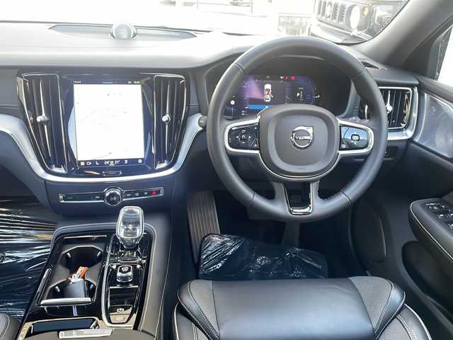 ボルボ Ｖ６０ リチャージ ポールスターエンジニアード 広島県 2022(令4)年 1万km パール /登録時走行距離/　　　　　　　9309キロ/ワンオーナー/ターボ/4WD/パノラマルーフ/純正ナビ/全方位モニター/地デジ/ハーフレザーシート/シートヒーター/クルーズコントロール/パワーバックドア/Bowers＆Wilkins/スペアキー×１/ETC/新車時整備手帳/　　【保証書】/取扱説明書/