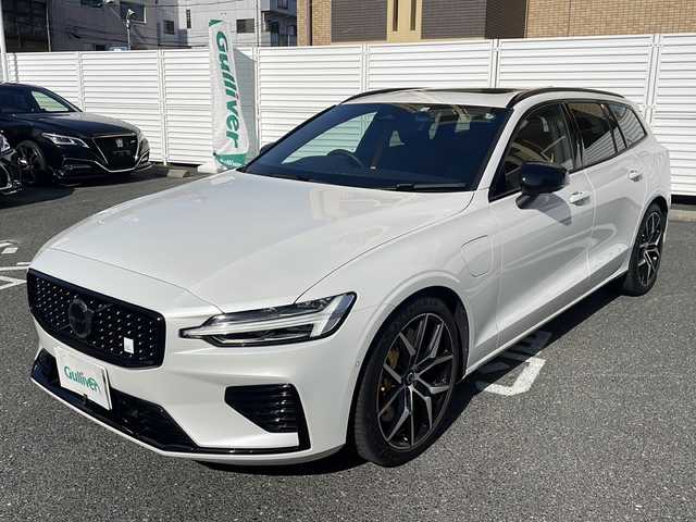 ボルボ Ｖ６０ リチャージ ポールスターエンジニアード 広島県 2022(令4)年 1万km パール /登録時走行距離/　　　　　　　9309キロ/ワンオーナー/ターボ/4WD/パノラマルーフ/純正ナビ/全方位モニター/地デジ/ハーフレザーシート/シートヒーター/クルーズコントロール/パワーバックドア/Bowers＆Wilkins/スペアキー×１/ETC/新車時整備手帳/　　【保証書】/取扱説明書/