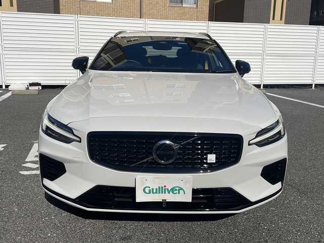 ボルボ Ｖ６０ リチャージ ポールスターエンジニアード 広島県 2022(令4)年 1万km パール /登録時走行距離/　　　　　　　9309キロ/ワンオーナー/ターボ/4WD/パノラマルーフ/純正ナビ/全方位モニター/地デジ/ハーフレザーシート/シートヒーター/クルーズコントロール/パワーバックドア/Bowers＆Wilkins/スペアキー×１/ETC/新車時整備手帳/　　【保証書】/取扱説明書/