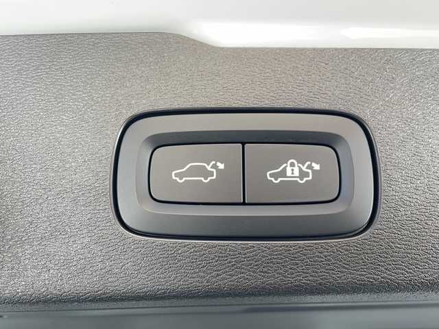 ボルボ Ｖ６０ リチャージ ポールスターエンジニアード 広島県 2022(令4)年 1万km パール /登録時走行距離/　　　　　　　9309キロ/ワンオーナー/ターボ/4WD/パノラマルーフ/純正ナビ/全方位モニター/地デジ/ハーフレザーシート/シートヒーター/クルーズコントロール/パワーバックドア/Bowers＆Wilkins/スペアキー×１/ETC/新車時整備手帳/　　【保証書】/取扱説明書/