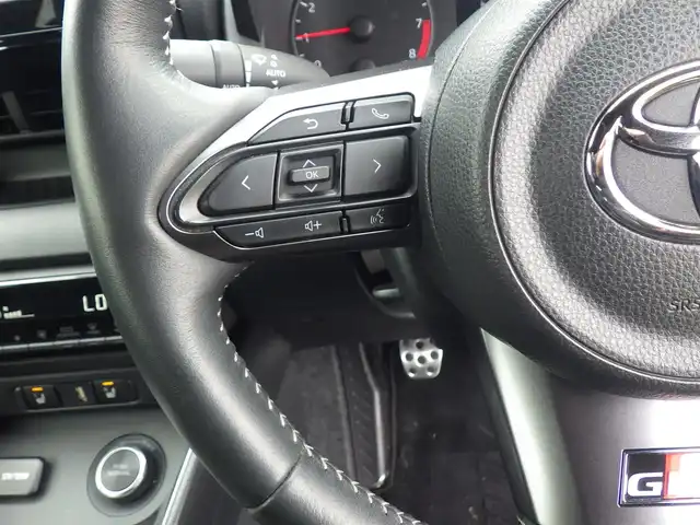トヨタ ＧＲヤリス RZ ハイパフォーマンス 千葉県 2022(令4)年 1.8万km プラチナホワイトパールマイカ Toyota Safety Sense/・プリクラッシュセーフティ/・レーンディパーチャーアラート/・オートハイビーム/・レーダークルーズコントロール/・ブラインドスポットモニター/・RCTA（リヤクロストラフィックアラート）/ハーフレザーシート/前席シートヒーター/純正コネクティッドナビ/地デジTV/【Bluetooth接続】/バックカメラ/ドライブレコーダー（前後撮影）【DC-DR652】/革巻きステアリング/ステアリングヒーター/ステアリングスイッチ/ETC（2.0）/LEDヘッドライト/ウインカーミラー/クリアランスソナー/純正18インチアルミホイル/サイド/カーテンエアバッグ/スマートキー