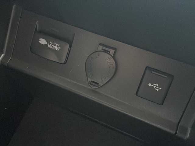 トヨタ アルファードハイブリット SR Cパッケージ 青森県 2021(令3)年 6.9万km ホワイトパールクリスタルシャイン 4WD/純正9インチDAナビ・フルセグTV/純正12.1インチフリップダウンモニター/CD・DVD・Bluetooth・ミラキャスト/黒革シート/前席エアシート・ヒーター/ステアリングヒーター/両側パワースライドドア/パワーバックドア/セーフティセンス/プリクラッシュセーフティ/レーダークルーズコントロール/レーントレーシングアシスト/アダプティブハイビームシステム/パーキングサポートブレーキ/AC100V1500W/ビルトインETC/3眼LEDヘッドランプ/LEDフォグランプ/社外車高調（純正有）/社外20インチアルミ/モデリスタエアロ/スペアキー/保証書・取説書