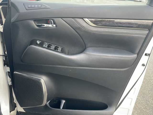 トヨタ アルファードハイブリット SR Cパッケージ 青森県 2021(令3)年 6.9万km ホワイトパールクリスタルシャイン 4WD/純正9インチDAナビ・フルセグTV/純正12.1インチフリップダウンモニター/CD・DVD・Bluetooth・ミラキャスト/黒革シート/前席エアシート・ヒーター/ステアリングヒーター/両側パワースライドドア/パワーバックドア/セーフティセンス/プリクラッシュセーフティ/レーダークルーズコントロール/レーントレーシングアシスト/アダプティブハイビームシステム/パーキングサポートブレーキ/AC100V1500W/ビルトインETC/3眼LEDヘッドランプ/LEDフォグランプ/社外車高調（純正有）/社外20インチアルミ/モデリスタエアロ/スペアキー/保証書・取説書