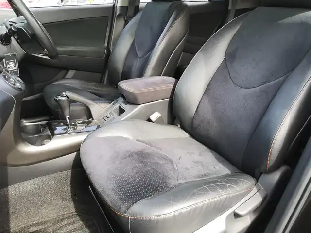 トヨタ ヴァンガード 240S Sパック アルカンターラ 茨城県 2013(平25)年 15.4万km ブラック 純正ナビ/【AM・FM・Apps・DISC・HDD・USB・BT・TV・SD】/パドルシフト/クルコン/ETC/Bカメラ/ダウンヒルアシストコントロール/オートライト/キセノンライト/ステリモ/純正フロアマット/純正アルミホイール