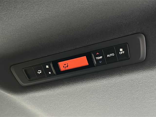 トヨタ ヴォクシー ハイブリッド ZS 煌Ⅲ 三重県 2021(令3)年 4.1万km ホワイトパールクリスタルシャイン 純正9型ナビ /バックカメラ /両側パワースライドドア/ビルトインETC /前席シートヒーター /前後コーナーセンサー /前後ドライブレコーダー/USB給電 /LEDヘッドライト/オートハイビーム /オートライト/トヨタセーフティセンス /クルーズコントロール /レーンキープアシスト/衝突軽減ブレーキ/純正フロアマット/ハーフレザーシート/電動格納ミラー/禁煙車