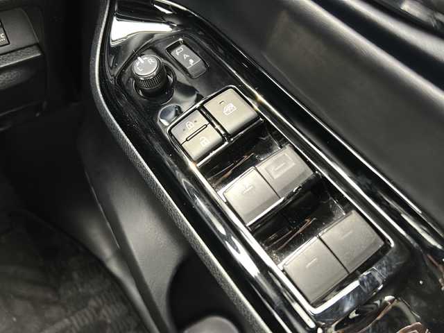 トヨタ ヴォクシー ハイブリッド ZS 煌Ⅲ 三重県 2021(令3)年 4.1万km ホワイトパールクリスタルシャイン 純正9型ナビ /バックカメラ /両側パワースライドドア/ビルトインETC /前席シートヒーター /前後コーナーセンサー /前後ドライブレコーダー/USB給電 /LEDヘッドライト/オートハイビーム /オートライト/トヨタセーフティセンス /クルーズコントロール /レーンキープアシスト/衝突軽減ブレーキ/純正フロアマット/ハーフレザーシート/電動格納ミラー/禁煙車
