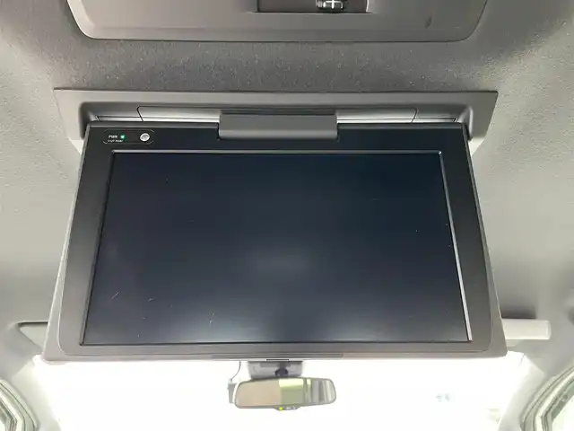トヨタ エスクァイア Gi プレミアムパッケージ 千葉県 2018(平30)年 7万km ホワイトパールクリスタルシャイン 純正9インチSDナビ/(フルセグＴＶ/Bluetooth/CD/DVD)/バックカメラ/衝突被害軽減システム/車線逸脱警報/クルーズコントロール/フリップダウンモニター/レザーシート/両側パワースライドドア/横滑り防止装置/ETC/ドライブレコーダー/アイドリングストップ/LEDヘッドライト/フォグランプ/オートライト/ウィンカーミラー/電動格納ミラー/純正15インチAW/シートヒーター/シートリフター/ステアリングヒーター/プッシュスタート/スマートキー/フロアマット/ドアバイザー/取扱説明書/保証書