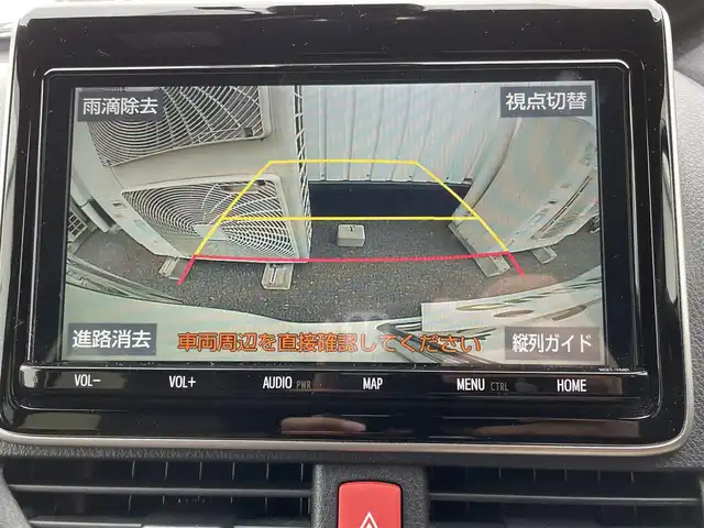 トヨタ エスクァイア Gi プレミアムパッケージ 千葉県 2018(平30)年 7万km ホワイトパールクリスタルシャイン 純正9インチSDナビ/(フルセグＴＶ/Bluetooth/CD/DVD)/バックカメラ/衝突被害軽減システム/車線逸脱警報/クルーズコントロール/フリップダウンモニター/レザーシート/両側パワースライドドア/横滑り防止装置/ETC/ドライブレコーダー/アイドリングストップ/LEDヘッドライト/フォグランプ/オートライト/ウィンカーミラー/電動格納ミラー/純正15インチAW/シートヒーター/シートリフター/ステアリングヒーター/プッシュスタート/スマートキー/フロアマット/ドアバイザー/取扱説明書/保証書