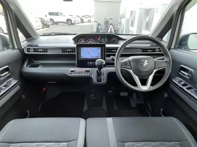 スズキ ワゴンＲ スティングレー HYBRID X 佐賀県 2020(令2)年 2.5万km ピュアホワイトP 社外メモリーナビゲーション/・フルセグTV/CD/DVD/SD/USB/前後ドライブレコーダー/ETC/DN席シートヒーター/ISOFIX対応/革巻きステアリング/ステアリングリモコン/純正14インチアルミホイール/純正LEDヘッドライト/・オートマチックハイビーム/純正LEDフォグランプ/ドアバイザ―/デュアルセンサーブレーキサポート/車線逸脱警報機能/パーキングセンサー/横滑り防止装置