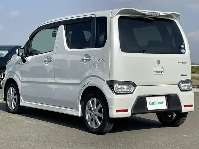スズキ ワゴンＲ スティングレー HYBRID X 佐賀県 2020(令2)年 2.5万km ピュアホワイトP 社外メモリーナビゲーション/・フルセグTV/CD/DVD/SD/USB/前後ドライブレコーダー/ETC/DN席シートヒーター/ISOFIX対応/革巻きステアリング/ステアリングリモコン/純正14インチアルミホイール/純正LEDヘッドライト/・オートマチックハイビーム/純正LEDフォグランプ/ドアバイザ―/デュアルセンサーブレーキサポート/車線逸脱警報機能/パーキングセンサー/横滑り防止装置