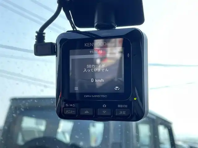 スズキ ワゴンＲ スティングレー HYBRID X 佐賀県 2020(令2)年 2.5万km ピュアホワイトP 社外メモリーナビゲーション/・フルセグTV/CD/DVD/SD/USB/前後ドライブレコーダー/ETC/DN席シートヒーター/ISOFIX対応/革巻きステアリング/ステアリングリモコン/純正14インチアルミホイール/純正LEDヘッドライト/・オートマチックハイビーム/純正LEDフォグランプ/ドアバイザ―/デュアルセンサーブレーキサポート/車線逸脱警報機能/パーキングセンサー/横滑り防止装置