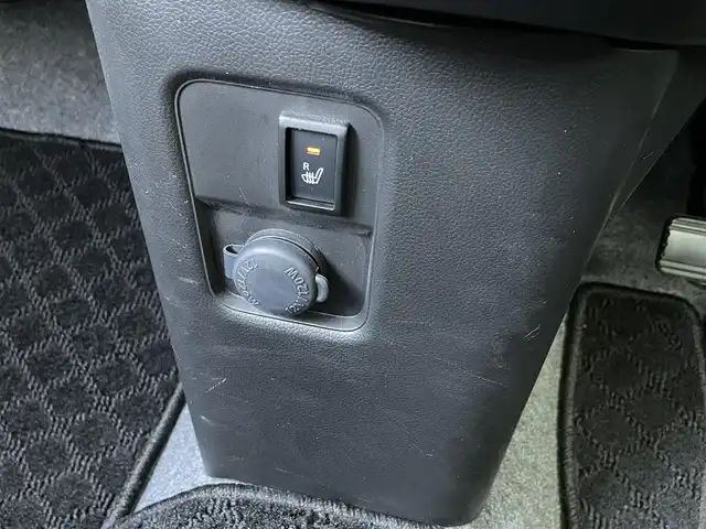 スズキ ワゴンＲ スティングレー HYBRID X 佐賀県 2020(令2)年 2.5万km ピュアホワイトP 社外メモリーナビゲーション/・フルセグTV/CD/DVD/SD/USB/前後ドライブレコーダー/ETC/DN席シートヒーター/ISOFIX対応/革巻きステアリング/ステアリングリモコン/純正14インチアルミホイール/純正LEDヘッドライト/・オートマチックハイビーム/純正LEDフォグランプ/ドアバイザ―/デュアルセンサーブレーキサポート/車線逸脱警報機能/パーキングセンサー/横滑り防止装置