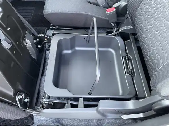 スズキ ワゴンＲ スティングレー HYBRID X 佐賀県 2020(令2)年 2.5万km ピュアホワイトP 社外メモリーナビゲーション/・フルセグTV/CD/DVD/SD/USB/前後ドライブレコーダー/ETC/DN席シートヒーター/ISOFIX対応/革巻きステアリング/ステアリングリモコン/純正14インチアルミホイール/純正LEDヘッドライト/・オートマチックハイビーム/純正LEDフォグランプ/ドアバイザ―/デュアルセンサーブレーキサポート/車線逸脱警報機能/パーキングセンサー/横滑り防止装置