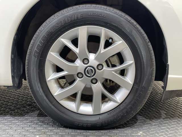 日産 ノート e－パワー X 愛媛県 2018(平30)年 4.4万km ブリリアントホワイトパール 純正ナビ/Bluetooth/DVD再生可/ドライブレコーダー//デジタルインナーミラー/アラウンドビューモニター/標識検知機能（進入禁止標識検知、最高速度標識検知、一時停止標識検知）/インテリジェント LI （車線逸脱防止支援システム）