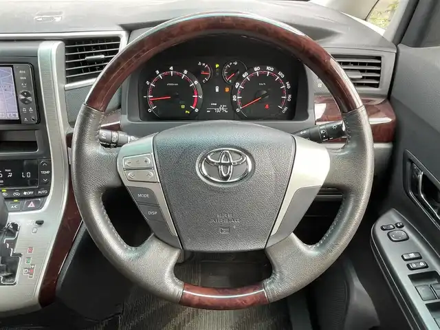 トヨタ ヴェルファイア 2．4Z 道央・札幌 2011(平23)年 7.4万km ブラック ・４WD/・ワンオーナー/・寒冷地仕様/・純正ナビ/　CD＆DVD＆BT＆TV/・バックカメラ/・コーナーセンサー/・両側パワースライドドア/・プッシュスタート/・スマートキー/・オートエアコン/・オートライト/・電動格納ミラー/・ワイパー熱線/・ビルトインETC/・MT付きAT/・ステアリングスイッチ/・純正フロアマット/・ドアバイザー/・ウィンカーミラー/・フォグライト/・HIDヘッドライト/・スペアキー