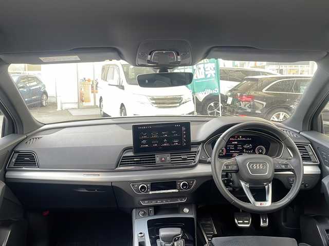 アウディ アウディ Ｑ５ SB 40TDIクワトロ Sライン 福岡県 2022(令4)年 1.4万km ミトスブラックメタリック ナビ（ラジオ・Apple care play/Andoroid Aout）　/ビルトインETC　/クルーズコントロール/バーチャルコックピット/運転席メモリー付き電動シート/前席パワーシート　/全席シートヒーター　/パーキングアシスト機能/バック・フロント・全周囲モニター/電動リアゲート/MTモード付AT車/USBポート×2/横滑り防止装置/ダウンヒルアシストコントロール/プッシュスタート/アイドリングストップ/スマートキー/スペアキー×1本/純正フロアマット/純正20アルミホイール/保証書/取扱説明書