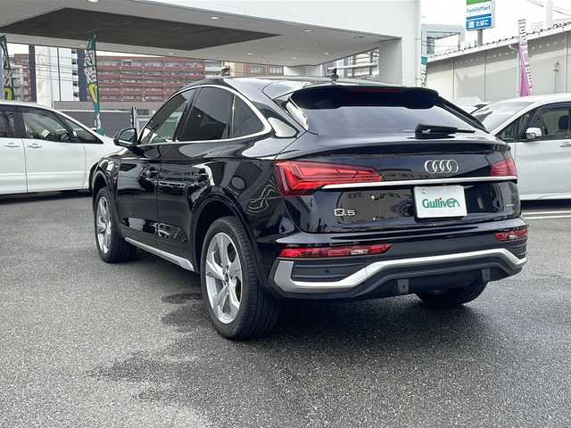 アウディ アウディ Ｑ５ SB 40TDIクワトロ Sライン 福岡県 2022(令4)年 1.4万km ミトスブラックメタリック ナビ（ラジオ・Apple care play/Andoroid Aout）　/ビルトインETC　/クルーズコントロール/バーチャルコックピット/運転席メモリー付き電動シート/前席パワーシート　/全席シートヒーター　/パーキングアシスト機能/バック・フロント・全周囲モニター/電動リアゲート/MTモード付AT車/USBポート×2/横滑り防止装置/ダウンヒルアシストコントロール/プッシュスタート/アイドリングストップ/スマートキー/スペアキー×1本/純正フロアマット/純正20アルミホイール/保証書/取扱説明書
