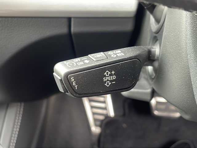アウディ アウディ Ｑ５ SB 40TDIクワトロ Sライン 福岡県 2022(令4)年 1.4万km ミトスブラックメタリック ナビ（ラジオ・Apple care play/Andoroid Aout）　/ビルトインETC　/クルーズコントロール/バーチャルコックピット/運転席メモリー付き電動シート/前席パワーシート　/全席シートヒーター　/パーキングアシスト機能/バック・フロント・全周囲モニター/電動リアゲート/MTモード付AT車/USBポート×2/横滑り防止装置/ダウンヒルアシストコントロール/プッシュスタート/アイドリングストップ/スマートキー/スペアキー×1本/純正フロアマット/純正20アルミホイール/保証書/取扱説明書