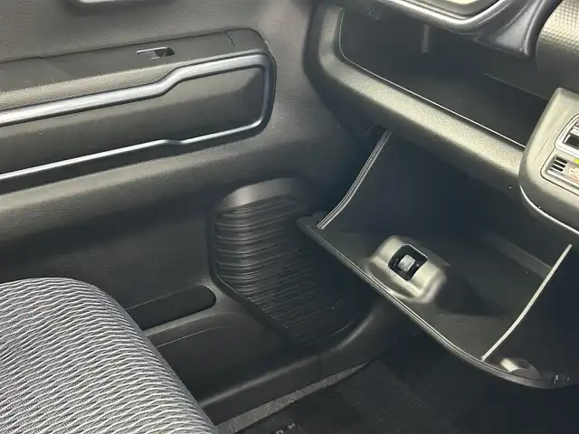 スズキ ハスラー Jスタイル 熊本県 2021(令3)年 5万km クールカーキパールメタリック/ホワイト2トーンルーフ 純正ナビCN-RZ765W（ＣＤ・ＤＶＤ・フルセグ・ＢＴ・ＵＳＢ）/全周囲カメラ　/社外前方ドライブレコーダー　/後ろのみコーナーセンサー　/スズキセーフティサポート/・衝突軽減ブレーキ/・標識認識システム/・レーンキープアシスト/・ハイビームアシスト/・先行車発進お知らせ機能/・誤発進制御機能/横滑り防止/アイドリングストップ/前席シートヒーター/ルーフレール/純正フロアマット/純正１５インチAW/オートライト/LEDヘッドライト/フォグライト/スマートキー/プッシュスタート/スペアキー1本