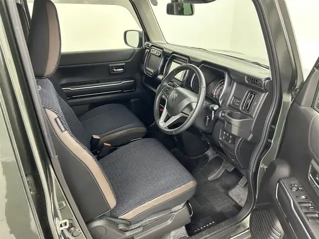 スズキ ハスラー Jスタイル 熊本県 2021(令3)年 5万km クールカーキパールメタリック/ホワイト2トーンルーフ 純正ナビCN-RZ765W（ＣＤ・ＤＶＤ・フルセグ・ＢＴ・ＵＳＢ）/全周囲カメラ　/社外前方ドライブレコーダー　/後ろのみコーナーセンサー　/スズキセーフティサポート/・衝突軽減ブレーキ/・標識認識システム/・レーンキープアシスト/・ハイビームアシスト/・先行車発進お知らせ機能/・誤発進制御機能/横滑り防止/アイドリングストップ/前席シートヒーター/ルーフレール/純正フロアマット/純正１５インチAW/オートライト/LEDヘッドライト/フォグライト/スマートキー/プッシュスタート/スペアキー1本