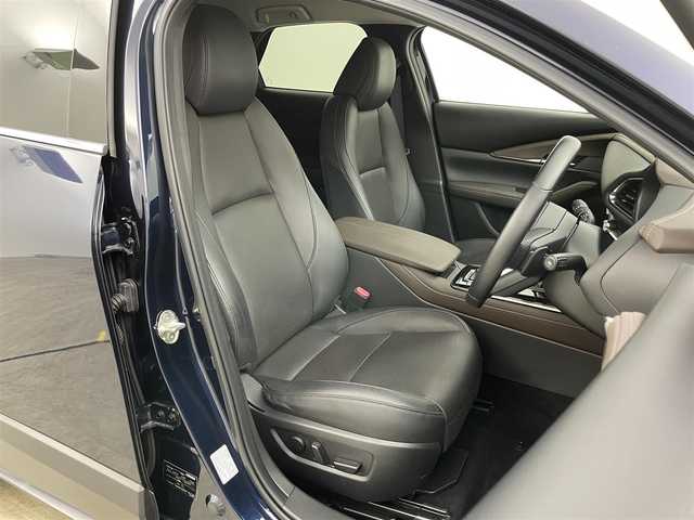 マツダ ＣＸ－３０ 20S Lパッケージ 岡山県 2021(令3)年 3.5万km ディープクリスタルブルーマイカ 純正10.25型SDナビゲーション/(CD/DVD/SD/BT/HDMI/USB/スマホ連携)/フルセグTV/全周囲モニター/衝突軽減ブレーキ/レーダークルーズコントロール/レーンキープアシスト/黒レザーシート/運転席パワーシート/前席シートヒーター/パワーバックドア/LEDオートヘッドライト/純正18インチAW