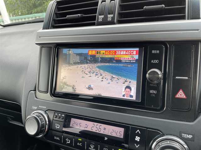 トヨタ ランドクルーザー プラド TX 埼玉県 2016(平28)年 8.7万km ホワイトパールクリスタルシャイン ワンオーナー/外部検査済み/ディーゼルターボ／4WD/中期型/OPルーフレール/OPナビゲーション/（CD/DVD/フルセグTV/Bluetooth）/バックカメラ/センターデフロック/ダウンヒルアシスト/ウッドコンビステアリング/サイドステップ/サイドエアバッグ/カーテンエアバッグ/スリップコントロール/LEDヘッドライト/FRコーナーセンサー/純正17インチアルミ/フロアマット/ドアバイザー/スマートキー/スペアキー/新車保証書／取扱説明書