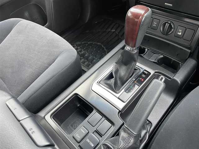 トヨタ ランドクルーザー プラド TX 埼玉県 2016(平28)年 8.7万km ホワイトパールクリスタルシャイン ワンオーナー/外部検査済み/ディーゼルターボ／4WD/中期型/OPルーフレール/OPナビゲーション/（CD/DVD/フルセグTV/Bluetooth）/バックカメラ/センターデフロック/ダウンヒルアシスト/ウッドコンビステアリング/サイドステップ/サイドエアバッグ/カーテンエアバッグ/スリップコントロール/LEDヘッドライト/FRコーナーセンサー/純正17インチアルミ/フロアマット/ドアバイザー/スマートキー/スペアキー/新車保証書／取扱説明書