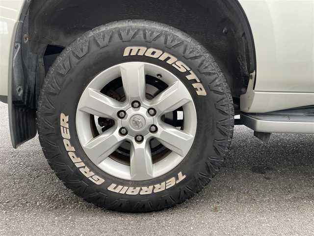 トヨタ ランドクルーザー プラド TX 埼玉県 2016(平28)年 8.7万km ホワイトパールクリスタルシャイン ワンオーナー/外部検査済み/ディーゼルターボ／4WD/中期型/OPルーフレール/OPナビゲーション/（CD/DVD/フルセグTV/Bluetooth）/バックカメラ/センターデフロック/ダウンヒルアシスト/ウッドコンビステアリング/サイドステップ/サイドエアバッグ/カーテンエアバッグ/スリップコントロール/LEDヘッドライト/FRコーナーセンサー/純正17インチアルミ/フロアマット/ドアバイザー/スマートキー/スペアキー/新車保証書／取扱説明書