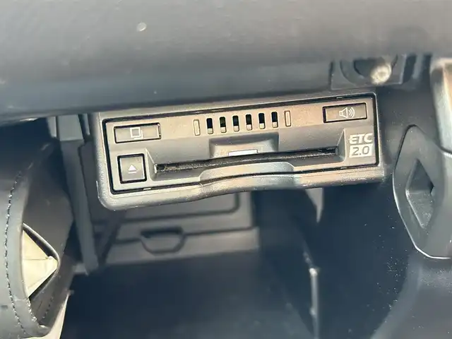レクサス ＵＸ 250h バージョンL 愛知県 2020(令2)年 3.7万km マーキュリーグレーマイカ 純正ナビ/　（AM/FM/CD/DVD/BT）/フルセグTV/全方位カメラ/Lexus Safety System＋/・プリクラッシュセーフティ/・レーントレーシングアシスト（LTA）/・ロードサインアシスト（RSA）/ビルトインETC/レーダークルーズコントロール/D/N席シートヒーター/D/N席シートクーラー/ハンドルヒーター/ハンズフリーパワーバックドア/LEDヘッドライト/充電用USB/タイプC/スマートキー/純正フロアマット/純正アルミホイール