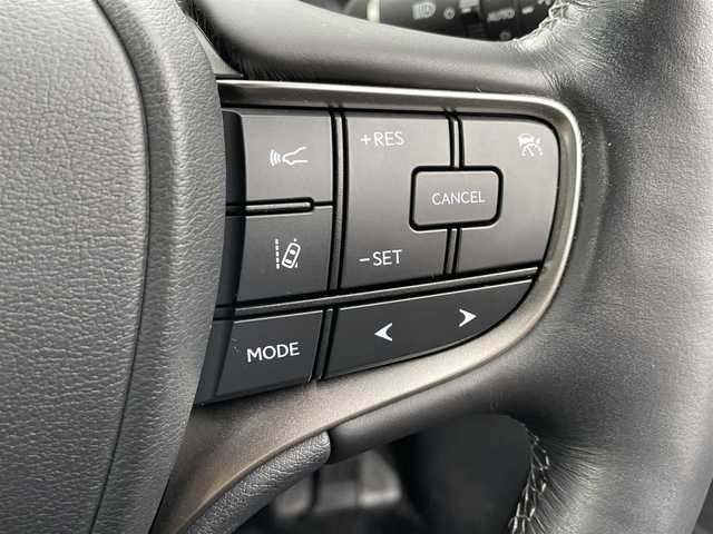 レクサス ＵＸ 250h バージョンL 愛知県 2020(令2)年 3.7万km マーキュリーグレーマイカ 純正ナビ/　（AM/FM/CD/DVD/BT）/フルセグTV/全方位カメラ/Lexus Safety System＋/・プリクラッシュセーフティ/・レーントレーシングアシスト（LTA）/・ロードサインアシスト（RSA）/ビルトインETC/レーダークルーズコントロール/D/N席シートヒーター/D/N席シートクーラー/ハンドルヒーター/ハンズフリーパワーバックドア/LEDヘッドライト/充電用USB/タイプC/スマートキー/純正フロアマット/純正アルミホイール