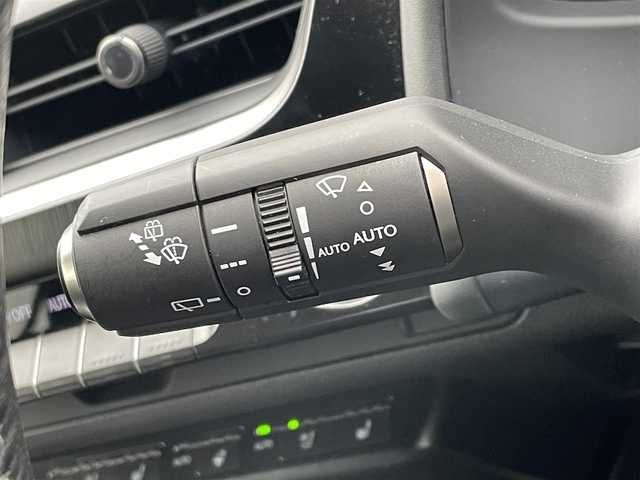 レクサス ＵＸ 250h バージョンL 愛知県 2020(令2)年 3.7万km マーキュリーグレーマイカ 純正ナビ/　（AM/FM/CD/DVD/BT）/フルセグTV/全方位カメラ/Lexus Safety System＋/・プリクラッシュセーフティ/・レーントレーシングアシスト（LTA）/・ロードサインアシスト（RSA）/ビルトインETC/レーダークルーズコントロール/D/N席シートヒーター/D/N席シートクーラー/ハンドルヒーター/ハンズフリーパワーバックドア/LEDヘッドライト/充電用USB/タイプC/スマートキー/純正フロアマット/純正アルミホイール