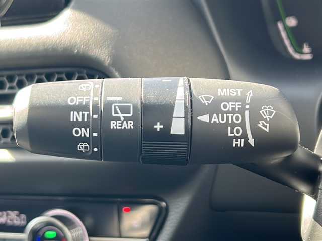 ホンダ ＺＲ－Ｖ ハイブリッド e:HEV Z 愛知県 2023(令5)年 3.6万km プラチナホワイトパール ・禁煙車/・純正９インチナビ/・フルセグTV/・BOSEプレミアムサウンド/・マルチヴューカメラ/・黒本革シート/・ホンダセンシング/・前席パワーシート/・前席シートヒーター/・前後ドライブレコーダー/・ビルトインETC2.0/・ワイヤレス充電/・アダプティブドライビングビーム/・ステアリングヒーター/・ハンズフリーパワーテールゲート/・パドルシフト/・ドライブモードスイッチ/・純正１８インチアルミ/・パーキングセンサー/・電子パーキング/・電動格納ミラーウインカー/・純正フロアマット/・取扱説明書