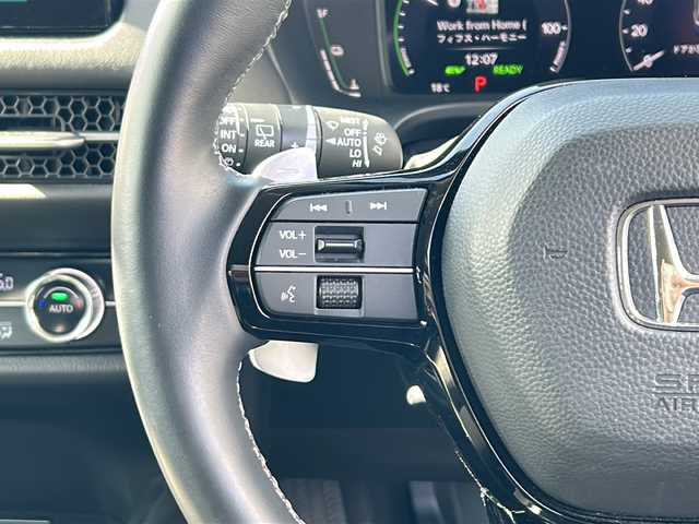 ホンダ ＺＲ－Ｖ ハイブリッド e:HEV Z 愛知県 2023(令5)年 3.6万km プラチナホワイトパール ・禁煙車/・純正９インチナビ/・フルセグTV/・BOSEプレミアムサウンド/・マルチヴューカメラ/・黒本革シート/・ホンダセンシング/・前席パワーシート/・前席シートヒーター/・前後ドライブレコーダー/・ビルトインETC2.0/・ワイヤレス充電/・アダプティブドライビングビーム/・ステアリングヒーター/・ハンズフリーパワーテールゲート/・パドルシフト/・ドライブモードスイッチ/・純正１８インチアルミ/・パーキングセンサー/・電子パーキング/・電動格納ミラーウインカー/・純正フロアマット/・取扱説明書