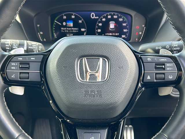 ホンダ ＺＲ－Ｖ ハイブリッド e:HEV Z 愛知県 2023(令5)年 3.6万km プラチナホワイトパール ・禁煙車/・純正９インチナビ/・フルセグTV/・BOSEプレミアムサウンド/・マルチヴューカメラ/・黒本革シート/・ホンダセンシング/・前席パワーシート/・前席シートヒーター/・前後ドライブレコーダー/・ビルトインETC2.0/・ワイヤレス充電/・アダプティブドライビングビーム/・ステアリングヒーター/・ハンズフリーパワーテールゲート/・パドルシフト/・ドライブモードスイッチ/・純正１８インチアルミ/・パーキングセンサー/・電子パーキング/・電動格納ミラーウインカー/・純正フロアマット/・取扱説明書