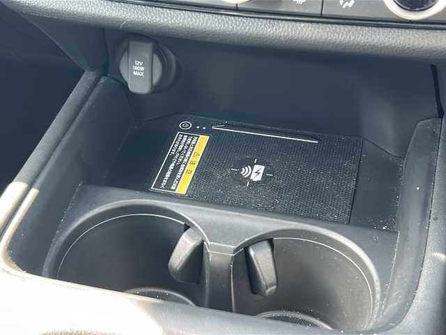 ホンダ ＺＲ－Ｖ ハイブリッド e:HEV Z 愛知県 2023(令5)年 3.6万km プラチナホワイトパール ・禁煙車/・純正９インチナビ/・フルセグTV/・BOSEプレミアムサウンド/・マルチヴューカメラ/・黒本革シート/・ホンダセンシング/・前席パワーシート/・前席シートヒーター/・前後ドライブレコーダー/・ビルトインETC2.0/・ワイヤレス充電/・アダプティブドライビングビーム/・ステアリングヒーター/・ハンズフリーパワーテールゲート/・パドルシフト/・ドライブモードスイッチ/・純正１８インチアルミ/・パーキングセンサー/・電子パーキング/・電動格納ミラーウインカー/・純正フロアマット/・取扱説明書