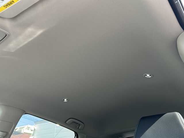 ホンダ ＺＲ－Ｖ ハイブリッド e:HEV Z 愛知県 2023(令5)年 3.6万km プラチナホワイトパール ・禁煙車/・純正９インチナビ/・フルセグTV/・BOSEプレミアムサウンド/・マルチヴューカメラ/・黒本革シート/・ホンダセンシング/・前席パワーシート/・前席シートヒーター/・前後ドライブレコーダー/・ビルトインETC2.0/・ワイヤレス充電/・アダプティブドライビングビーム/・ステアリングヒーター/・ハンズフリーパワーテールゲート/・パドルシフト/・ドライブモードスイッチ/・純正１８インチアルミ/・パーキングセンサー/・電子パーキング/・電動格納ミラーウインカー/・純正フロアマット/・取扱説明書