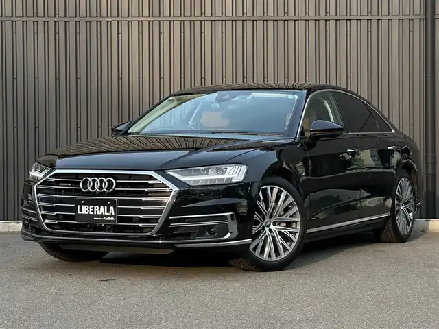 アウディ Ａ８ 55TFSIクワトロ 福島県 2019(令1)年 2.4万km ミトスブラックメタリック アシスタンスパッケージ/・フロントクロストラフィックアシスト/・アダプティブウインドウスクリーンワイパー/・センターエアバッグ/コンフォートパッケージ/・インディビジュアル電動シート（リヤ）/・コンフォートヘッドレスト（リヤ）/・シートヒーター（リヤ）/・ランバーサポート（リヤサイドシート）/・シートベンチレーション　マッサージ機能（フロント）/・4ゾーン デラックスオートマチック/　エアコンディショナー/・トランクスルー機能/・パワークロージングドア/・マトリクスLEDインテリアライト/・リヤシートリモート/・ミュージックインターフェイスリヤ/純正MMIナビ/全方位カメラ/フルセグTV/アダプティブクルーズコントロール/サイドアシスト/バルコナレザーシート（茶）/全席パワーシート/ヘッドアップディスプレイ/Bang & Olufsenサウンドシステム/プライバシーガラス/OP20インチAW/アンビエントライト/サマータイヤのみ積込（265/40/20）/社外レーダー/取扱説明書/保証書